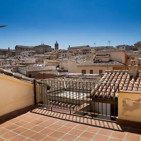 La Casa De Infantes Junto A La Catedral By Ap * Toledo
